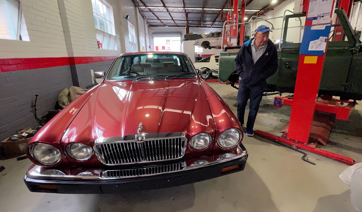 Here are another 2 vehicles being worked on by our experienced team of mechanics. A stunning Jaguar XJ6 series 111. built in 1989 and a rare Land Rover series 11. built in 1963.